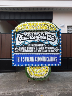 Papan Bunga Duka di Tomajiko